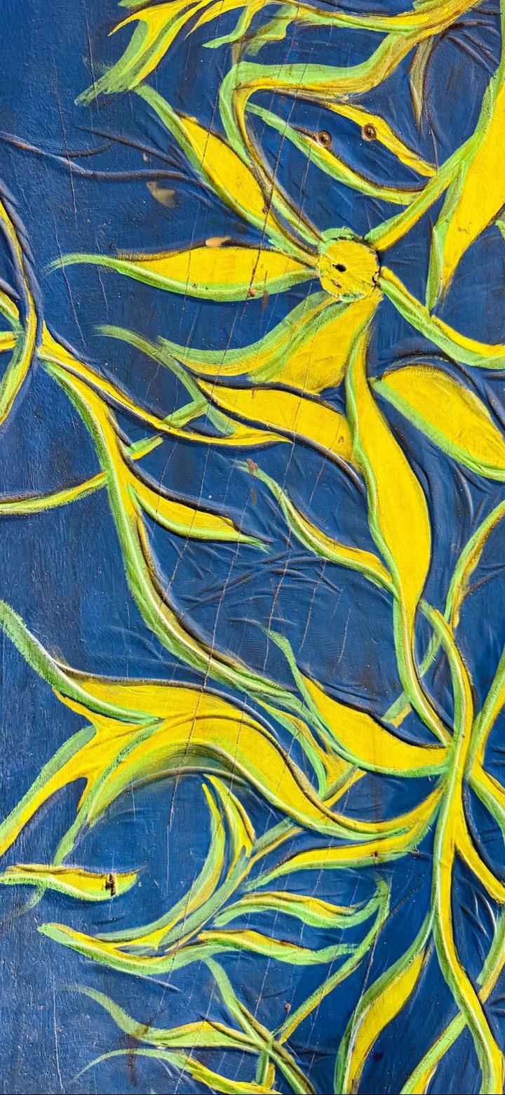 Fondo de pantalla del móvil de Gurutze: hojas amarillas pintadas sobre azul